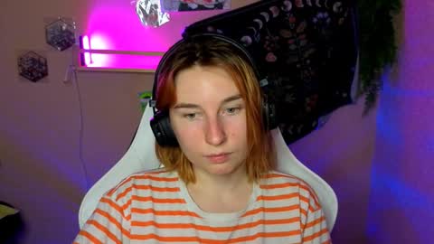 Snapshot of alisun_ chatting on 09.15.25 A L I C E  online show from 09.15.25