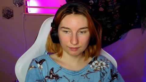 Snapshot of alisun_ chatting on 09.19.25 A L I C E  online show from 09.19.25