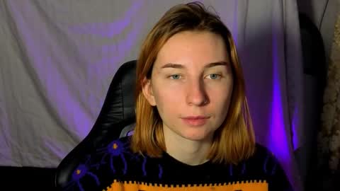 Snapshot of alisun_ chatting on 10.07.25 A L I C E  online show from 10.07.25