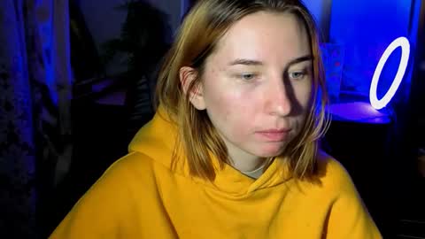 Snapshot of alisun_ chatting on 10.16.25 A L I C E  online show from 10.16.25