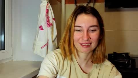 Snapshot of alisun_ chatting on 10.30.25 A L I C E  online show from 10.30.25