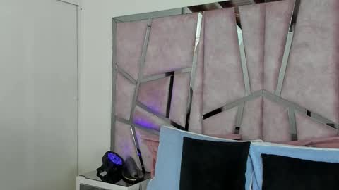 alix online show from 10.15.25