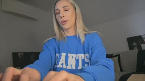 A day u didnt smile is a lost day online show from 01.28.25