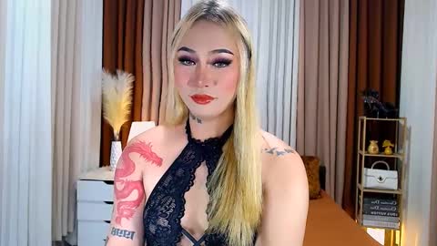 Snapshot of allena_anderson chatting on 01.22.25 Your Lovely Allena online show from 01.22.25