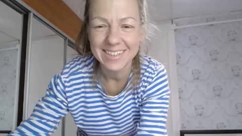 Snapshot of allexandraxxx chatting on 10.26.25 allexandraxxx online show from 10.26.25