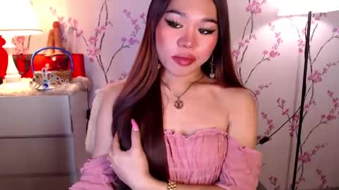 Snapshot of allirah20x chatting on 03.12.25 Allirah online show from 03.12.25
