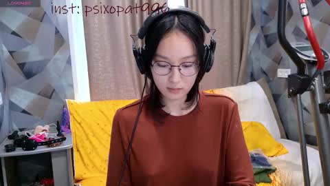 Snapshot of alllinaeve chatting on 10.14.25 Alina online show from 10.14.25