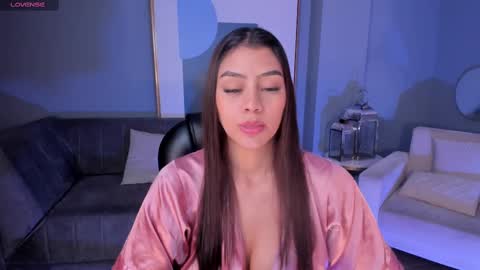Snapshot of allyjensen chatting on 03.10.25 Alisson online show from 03.10.25