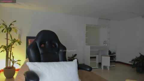 Kelly  online show from 09.30.25