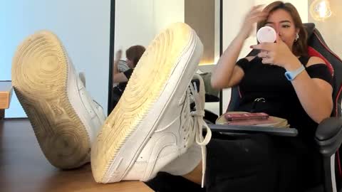 ALMA FENIX  online show from 10.31.25