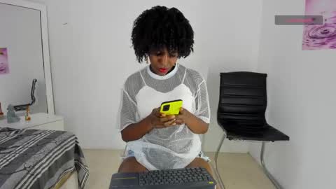 Snapshot of almasaennz chatting on 01.23.25   online show from 01.23.25