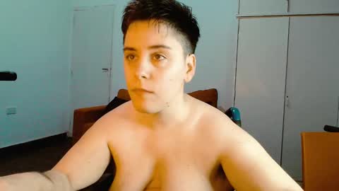 Snapshot of almondonwheels chatting on 02.24.25 Almond online show from 02.24.25