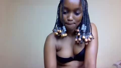 Snapshot of alora_bby chatting on 11.15.25 Elly online show from 11.15.25