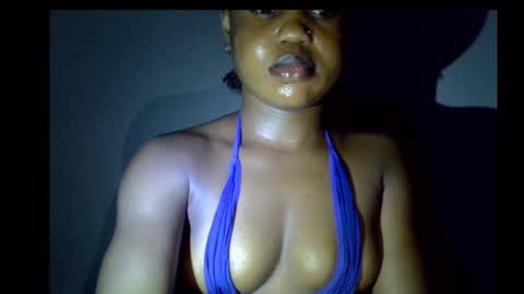 Snapshot of alosexy_bae chatting on 11.19.25 alo online show from 11.19.25