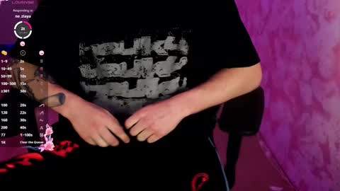 Snapshot of alpha_wolf0 chatting on 11.17.25 alpha_wolf0 online show from 11.17.25