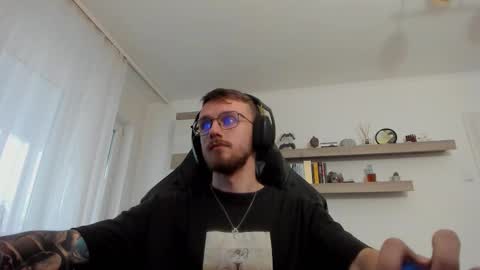 Snapshot of alphaboyfun chatting on 11.19.25 Andi online show from 11.19.25