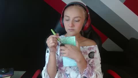 Snapshot of alterego1__ chatting on 02.18.25 Alter online show from 02.18.25