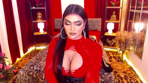 Snapshot of alurajhenson chatting on 12.22.24 Alura Jhenson online show from 12.22.24