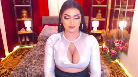 Snapshot of alurajhenson chatting on 01.18.25 Alura Jhenson online show from 01.18.25