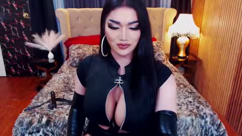 Snapshot of alurajhenson chatting on 02.09.25 Alura Jhenson online show from 02.09.25