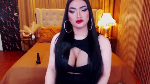 Snapshot of alurajhenson chatting on 09.23.25 Alura Jhenson online show from 09.23.25