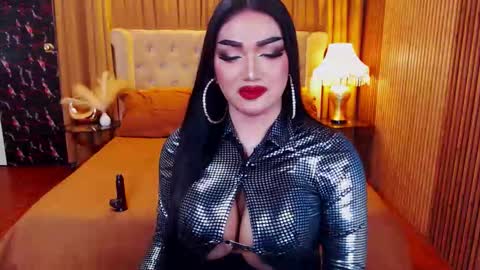 Snapshot of alurajhenson chatting on 09.26.25 Alura Jhenson online show from 09.26.25