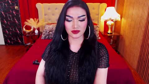Snapshot of alurajhenson chatting on 10.20.25 Alura Jhenson online show from 10.20.25