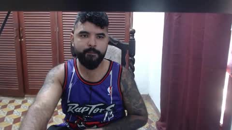 Snapshot of alz_hunter chatting on 10.12.25 alz_hunter online show from 10.12.25