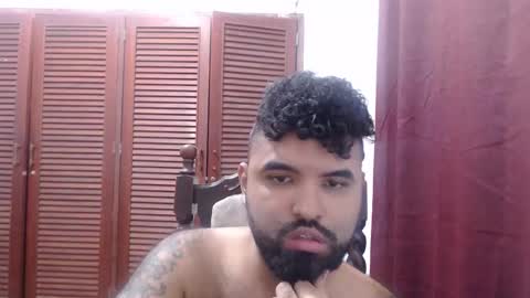 Snapshot of alz_hunter chatting on 11.11.25 alz_hunter online show from 11.11.25