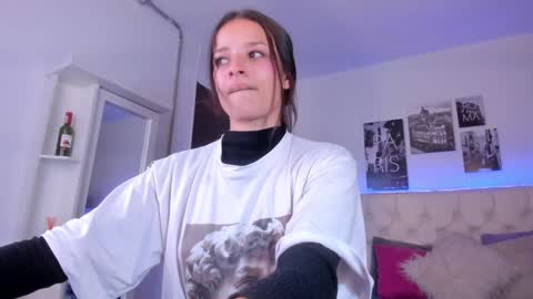 Snapshot of amaia_daniells chatting on 01.11.25 B I A N C A online show from 01.11.25