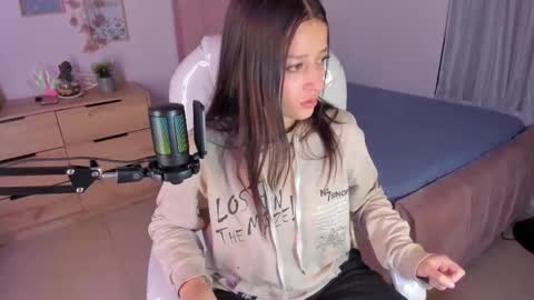 Snapshot of amaia_daniells chatting on 02.19.25 B I A N C A online show from 02.19.25