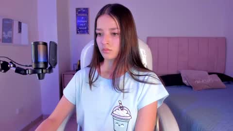 Snapshot of amaia_daniells chatting on 02.24.25 B I A N C A online show from 02.24.25