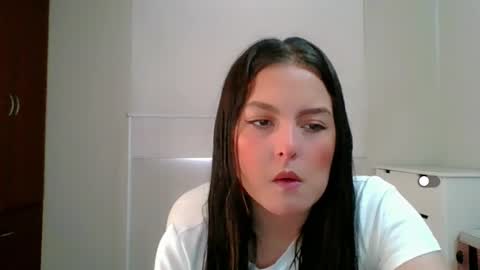 Snapshot of amanda_callum_ chatting on 10.10.25 Katha online show from 10.10.25
