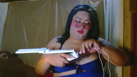 Snapshot of amanda_fetish chatting on 01.28.25 amanda_fetish online show from 01.28.25