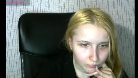 Snapshot of amanda_sherr chatting on 12.21.24 Amanda online show from 12.21.24