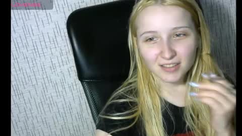 Snapshot of amanda_sherr chatting on 12.24.24 Amanda online show from 12.24.24