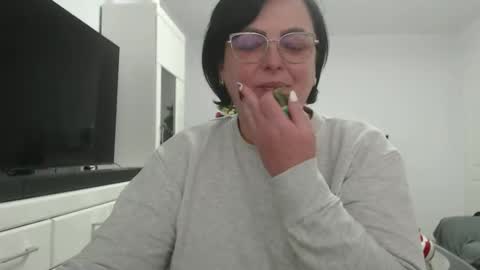 Snapshot of amandamuller1982 chatting on 12.27.24 Anda online show from 12.27.24