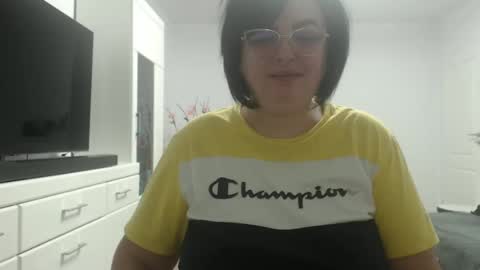 Snapshot of amandamuller1982 chatting on 02.05.25 Anda online show from 02.05.25