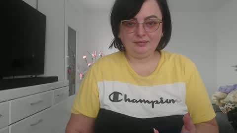 Snapshot of amandamuller1982 chatting on 02.06.25 Anda online show from 02.06.25