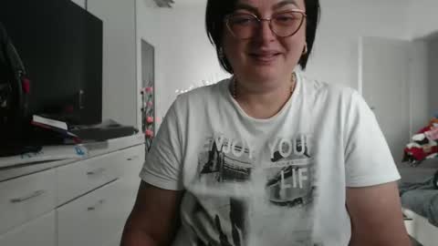 Snapshot of amandamuller1982 chatting on 10.27.25 Anda online show from 10.27.25