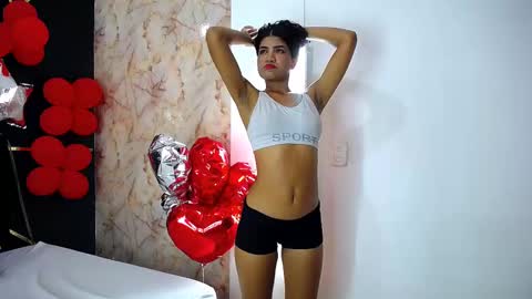 Snapshot of amandarobers chatting on 02.20.25 Amanda Robers online show from 02.20.25