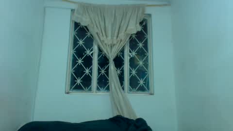 Amara Julia online show from 01.04.25