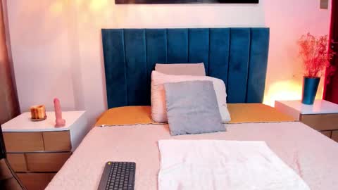 Amara Yasbel online show from 10.21.25