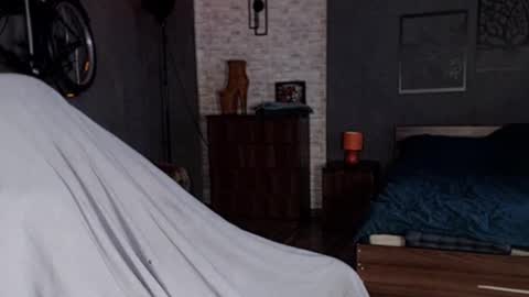 Snapshot of amayamalina chatting on 01.04.25 Malina online show from 01.04.25