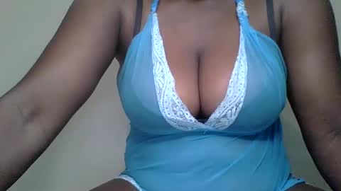 Snapshot of ambar_jasiri chatting on 02.28.25 Mia online show from 02.28.25