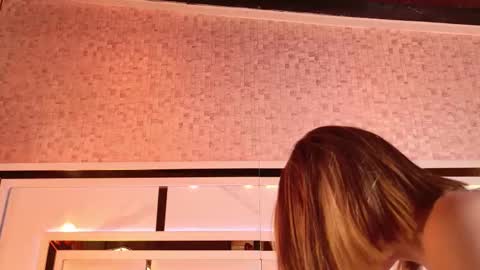 Snapshot of ambar_rosse25 chatting on 09.29.25 Julieta online show from 09.29.25