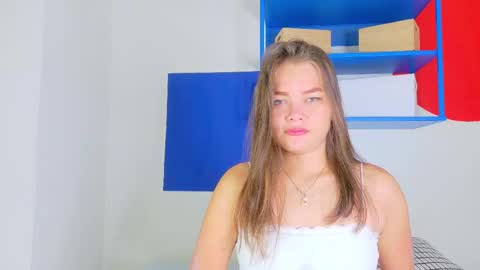 Snapshot of ambargiil__ chatting on 12.04.25 A M B A R online show from 12.04.25