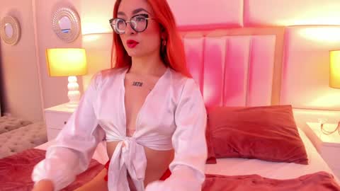 Snapshot of ambarsantany chatting on 12.17.24 AmbarSantany online show from 12.17.24