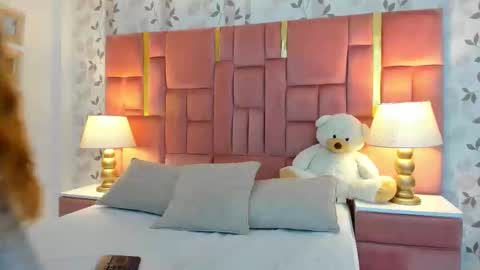 Snapshot of ambarsantany chatting on 10.18.25 AmbarSantany online show from 10.18.25