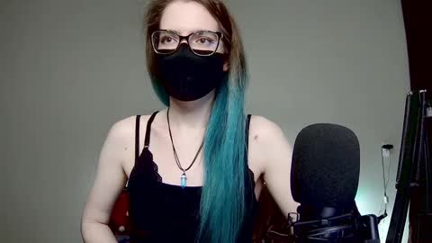 Snapshot of amber_candyfloss chatting on 01.01.25 Amber non-nude model online show from 01.01.25